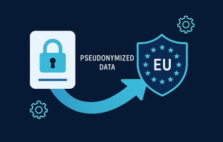 Icona minimal di documento con lucchetto e freccia verso scudo EU: flusso protetto di dati pseudonimizzati dopo sentenza CGUE.